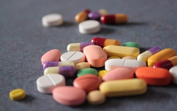 Naira depreciation pushes drug imports to N900bn