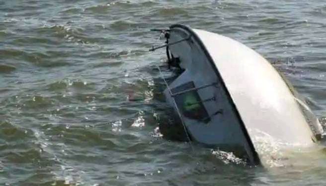 Many missing as boat with 100 passengers capsizes in Niger