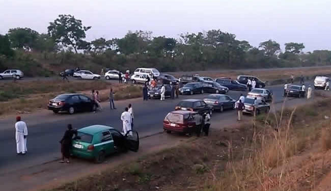 Residents protest kidnapping, block Kaduna-Abuja highway