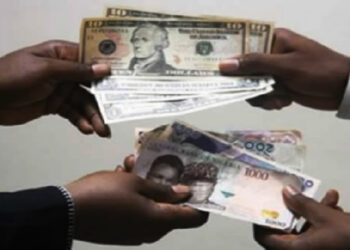 Naira reaches all-time low at official market