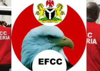 EFCC freezes 300 illegal forex accounts