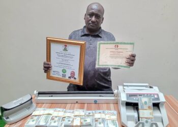 Police arrest suspect with fake $100,000 notes