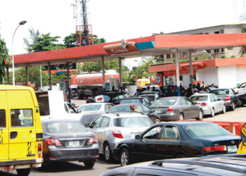 Marketers blame supply hitch as fuel queues resurface in Lagos, Ogun