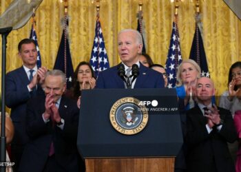 “Texas Judge Temporarily Halts Biden’s Immigration Policy for US Citizens’ Spouses”