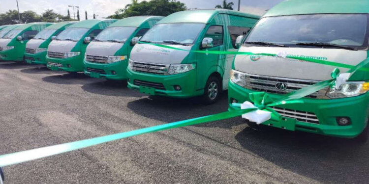 Federal Government Distributes 64 CNG Buses to Labour Unions and Students