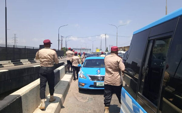 Collapsed Container Truck Causes Gridlock on Abuja’s Airport Road