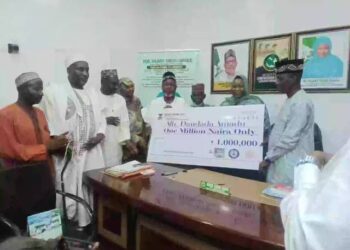 Bauchi govt gifts N2.6m to 5 elders for selfless service