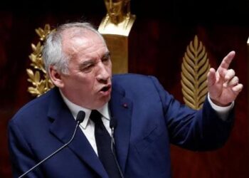 France in fresh political crisis after MPs oust prime minister
