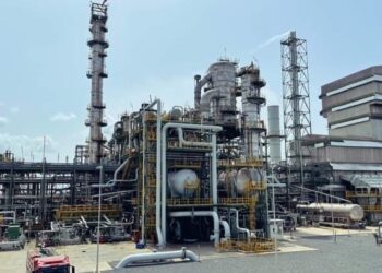 Dangote says marketers want refinery to increase pump price by N75 before buying from gantry