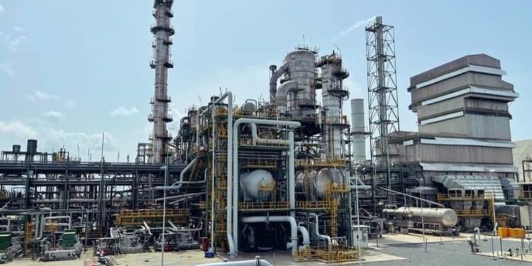 Dangote says marketers want refinery to increase pump price by N75 before buying from gantry