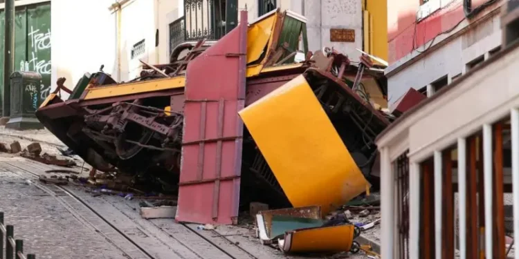 Three British nationals among 16 killed in Lisbon crash