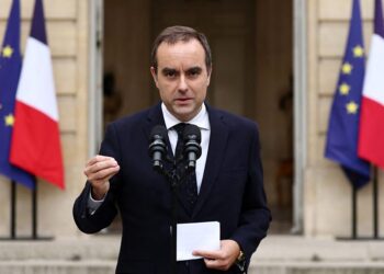 France in fresh political crisis as PM Lecornu quits after 26 days