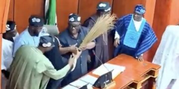 Taraba Assembly Speaker, 15 members dump PDP for APC